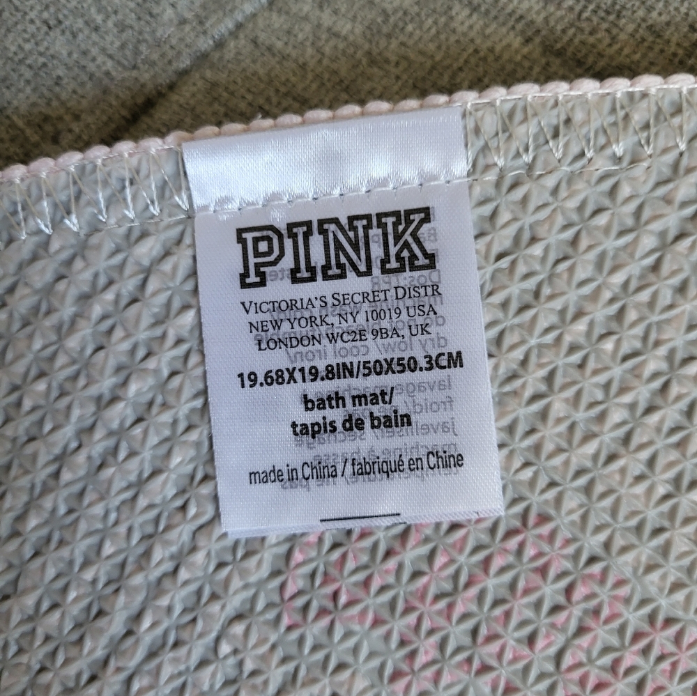 **SOLD** Victoria's Secret PINK Bath Mat - NWT/ NIB - Picture 4 of 7